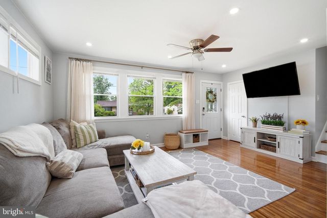 130 OAKDALE RD, Cherry Hill, NJ 08034