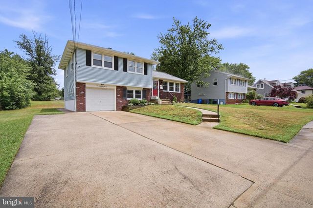 130 OAKDALE RD, Cherry Hill, NJ 08034