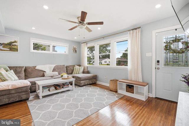 130 OAKDALE RD, Cherry Hill, NJ 08034