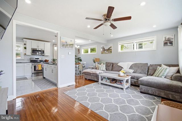 130 OAKDALE RD, Cherry Hill, NJ 08034