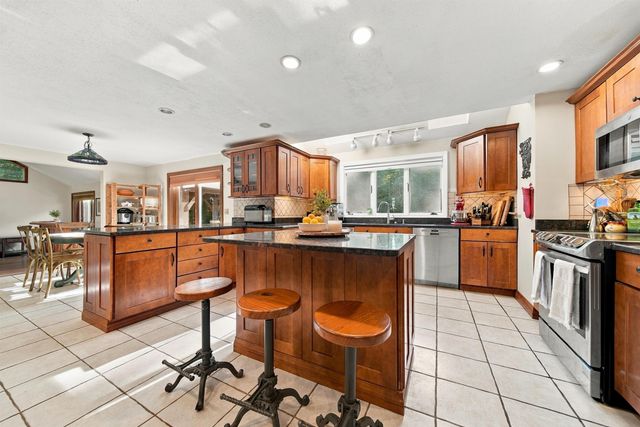 7 Cobblestone Place, Merrimack, NH 03054