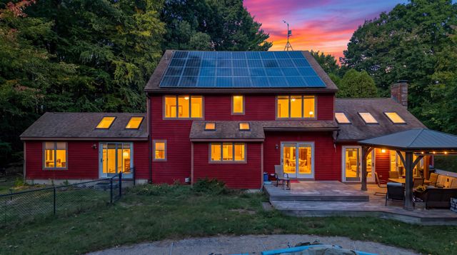 7 Cobblestone Place, Merrimack, NH 03054