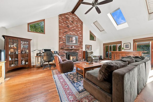 7 Cobblestone Place, Merrimack, NH 03054