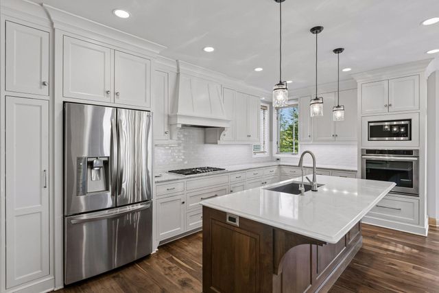 2717 87th Trail N, Brooklyn Park, MN 55443