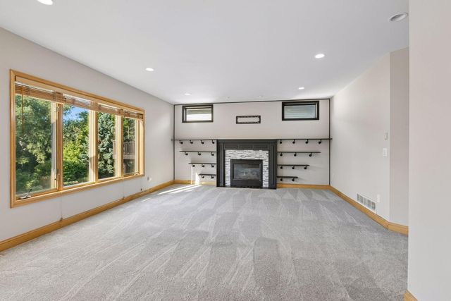 2717 87th Trail N, Brooklyn Park, MN 55443