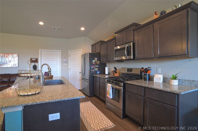 14203 N 74th East Avenue, Collinsville, OK 74021