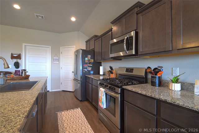 14203 N 74th East Avenue, Collinsville, OK 74021