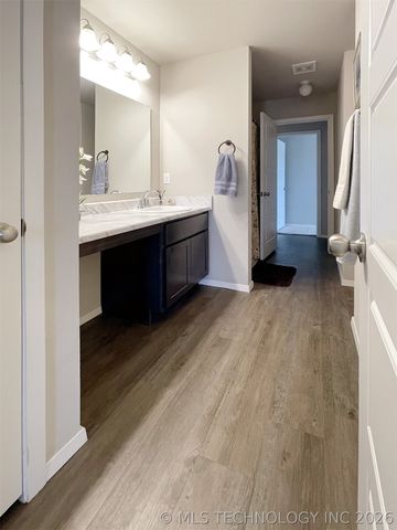 14203 N 74th East Avenue, Collinsville, OK 74021