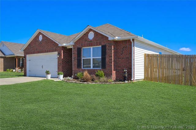 14203 N 74th East Avenue, Collinsville, OK 74021