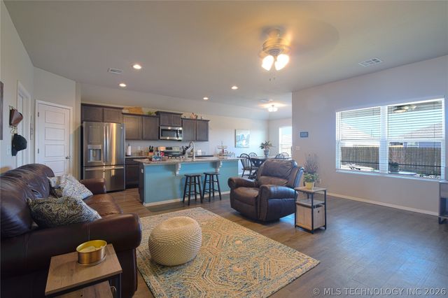 14203 N 74th East Avenue, Collinsville, OK 74021