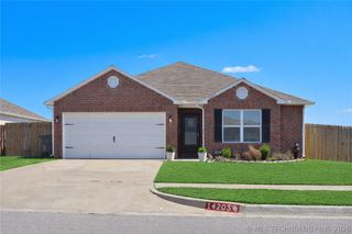 14203 N 74th East Avenue, Collinsville, OK 74021