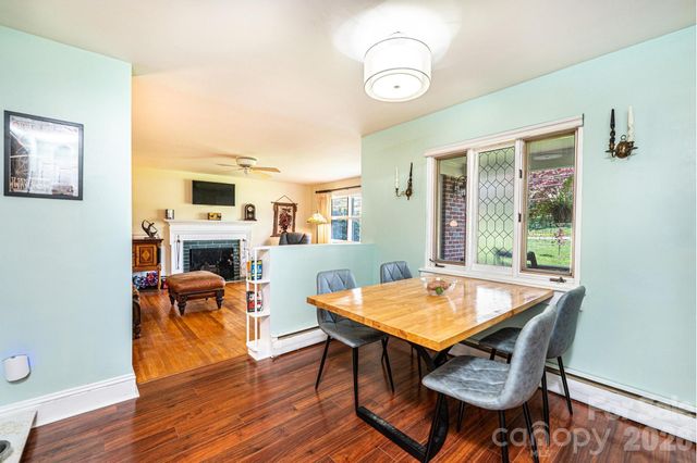 145 21st Avenue NW, Hickory, NC 28601