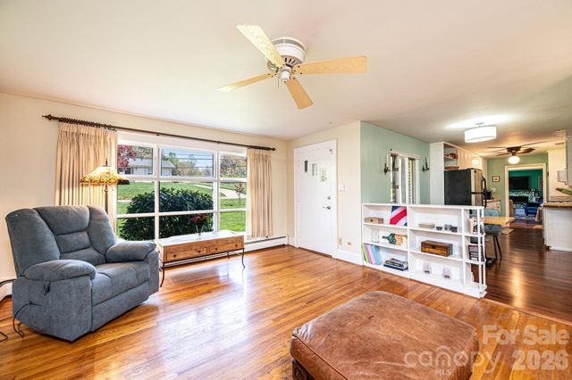 145 21st Avenue NW, Hickory, NC 28601