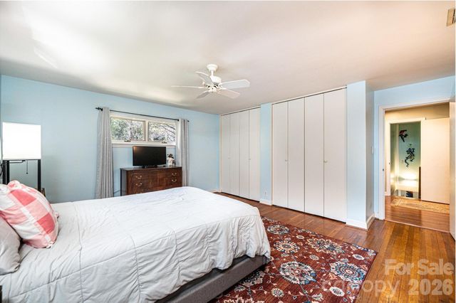 145 21st Avenue NW, Hickory, NC 28601