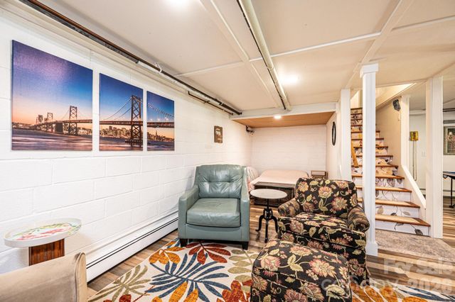 145 21st Avenue NW, Hickory, NC 28601