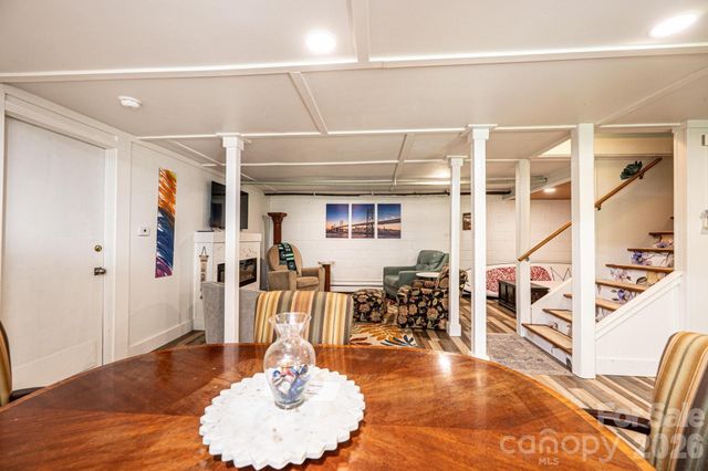 145 21st Avenue NW, Hickory, NC 28601