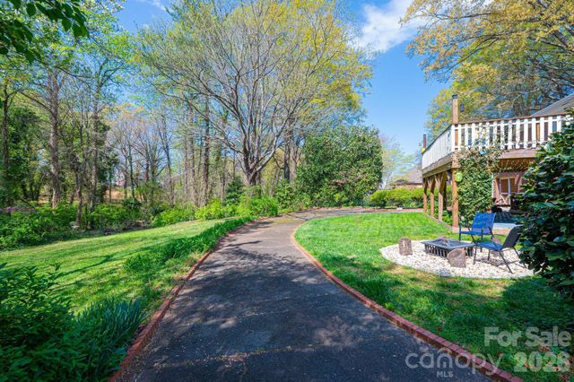 145 21st Avenue NW, Hickory, NC 28601