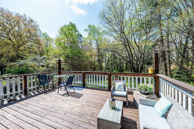 145 21st Avenue NW, Hickory, NC 28601