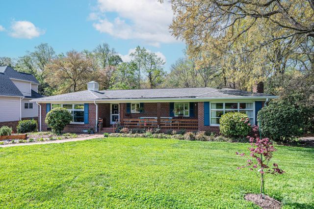 145 21st Avenue NW, Hickory, NC 28601