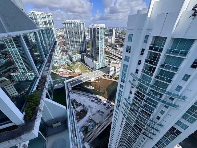 41 SE 5th St 2411, Miami, FL 33131