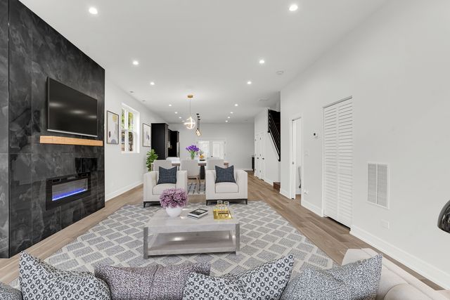 843 N Lorel Avenue, Chicago, IL 60651