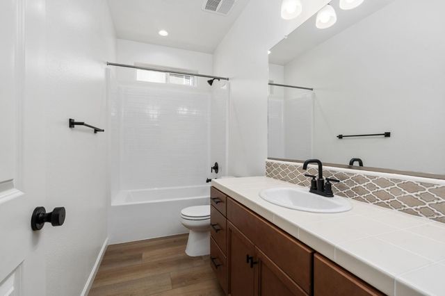 1252 Cathedral Court S, Madera, CA 93636