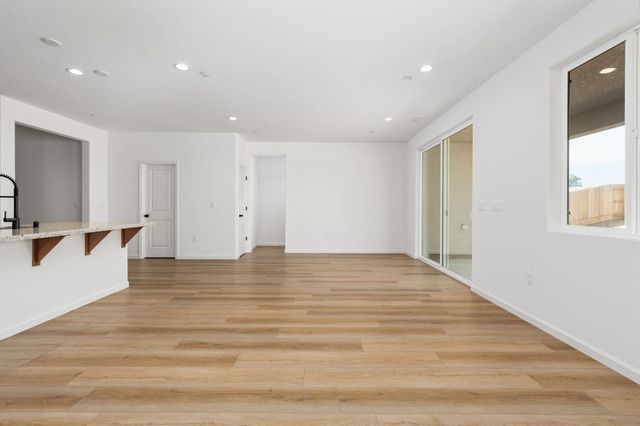 1252 Cathedral Court S, Madera, CA 93636