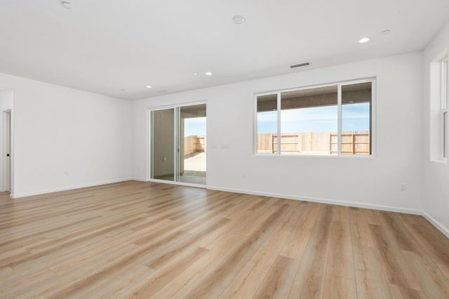 1252 Cathedral Court S, Madera, CA 93636