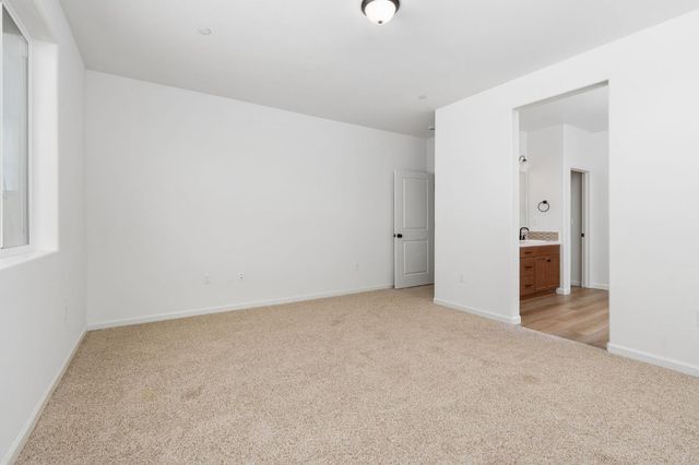 1252 Cathedral Court S, Madera, CA 93636