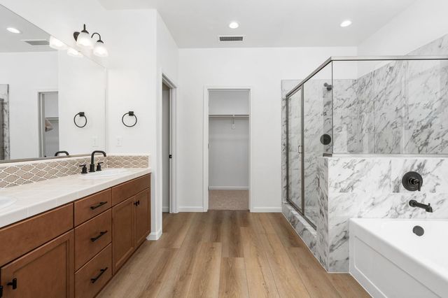 1252 Cathedral Court S, Madera, CA 93636