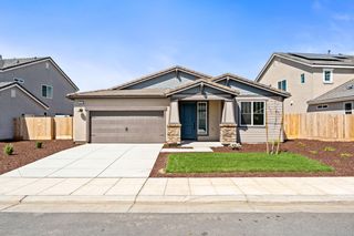 1252 Cathedral Court S, Madera, CA 93636