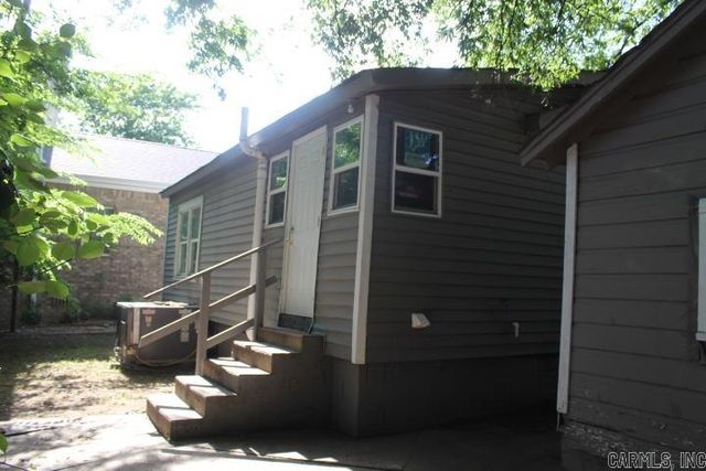 1110 W 49th Street, North Little Rock, AR 72118