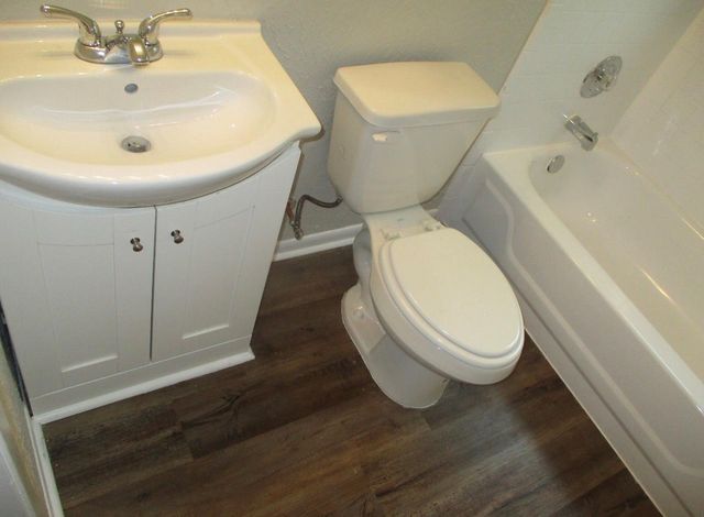 8 Lanes End Street, Baytown, TX 77520