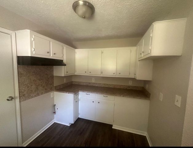 8 Lanes End Street, Baytown, TX 77520