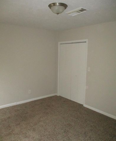 8 Lanes End Street, Baytown, TX 77520