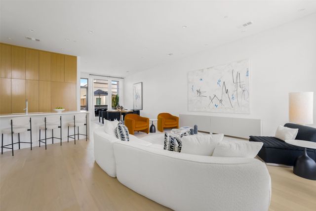 610 N Oak Cliff Boulevard 204, Dallas, TX 75208