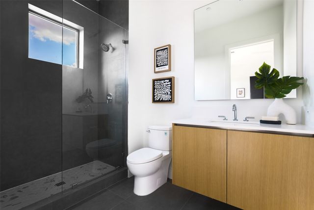 610 N Oak Cliff Boulevard 204, Dallas, TX 75208