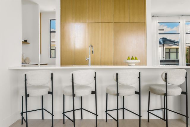 610 N Oak Cliff Boulevard 204, Dallas, TX 75208