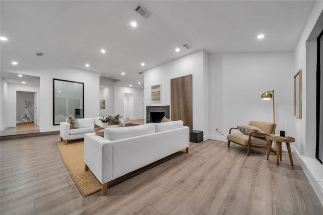 7001 Rocky Top Circle, Dallas, TX 75252