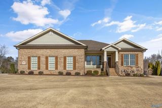 2693 Gurley Pike, Brownsboro, AL 35741