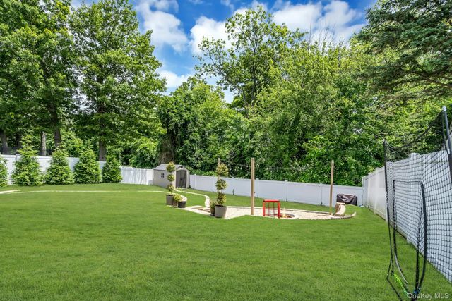31 Jane Drive, North Babylon, NY 11703