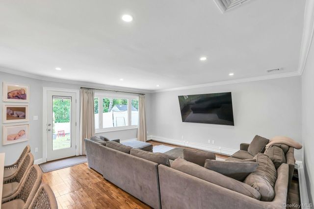 31 Jane Drive, North Babylon, NY 11703