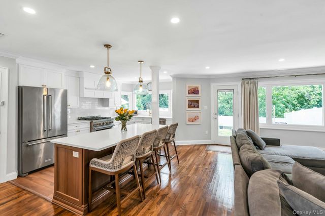 31 Jane Drive, North Babylon, NY 11703
