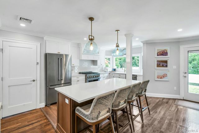 31 Jane Drive, North Babylon, NY 11703