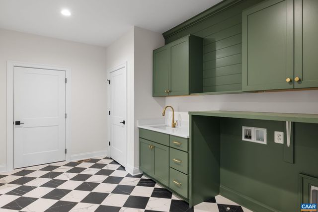 3550 DICK WOODS RD, Charlottesville, VA 22903