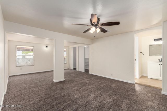 3133 N Iroquois Avenue, Tucson, AZ 85705