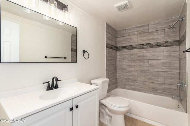 3133 N Iroquois Avenue, Tucson, AZ 85705