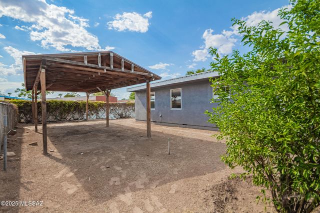 3133 N Iroquois Avenue, Tucson, AZ 85705
