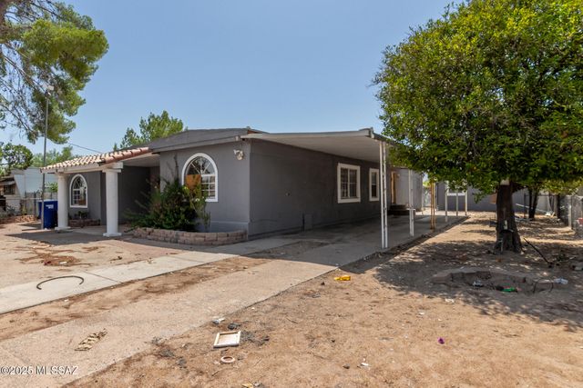 3133 N Iroquois Avenue, Tucson, AZ 85705
