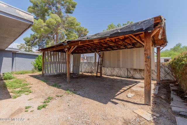 3133 N Iroquois Avenue, Tucson, AZ 85705